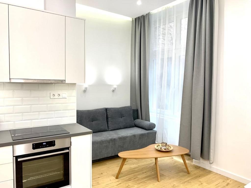 Colton Budapest Paulay Apartments Exteriör bild