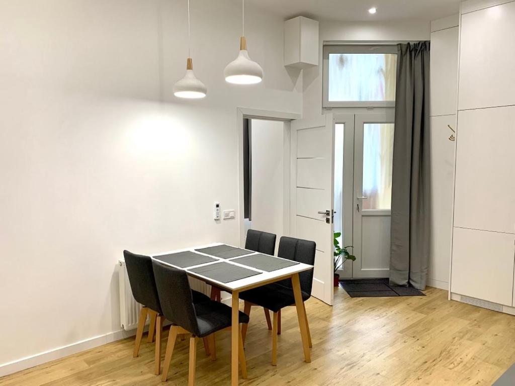 Colton Budapest Paulay Apartments Exteriör bild