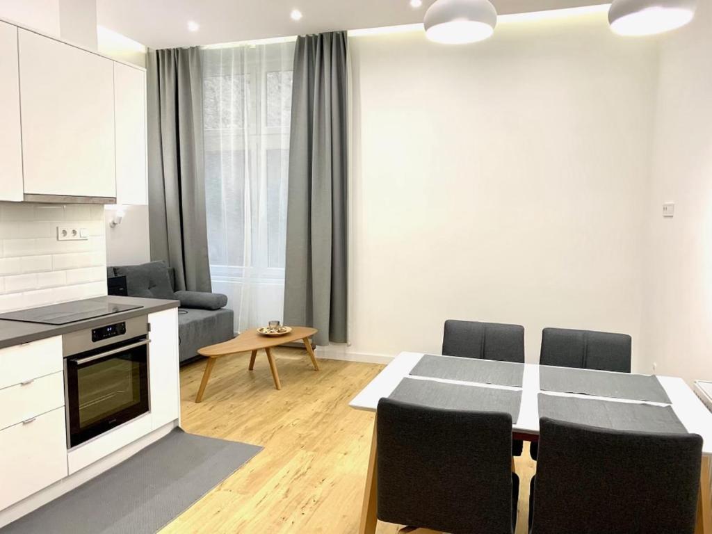 Colton Budapest Paulay Apartments Exteriör bild