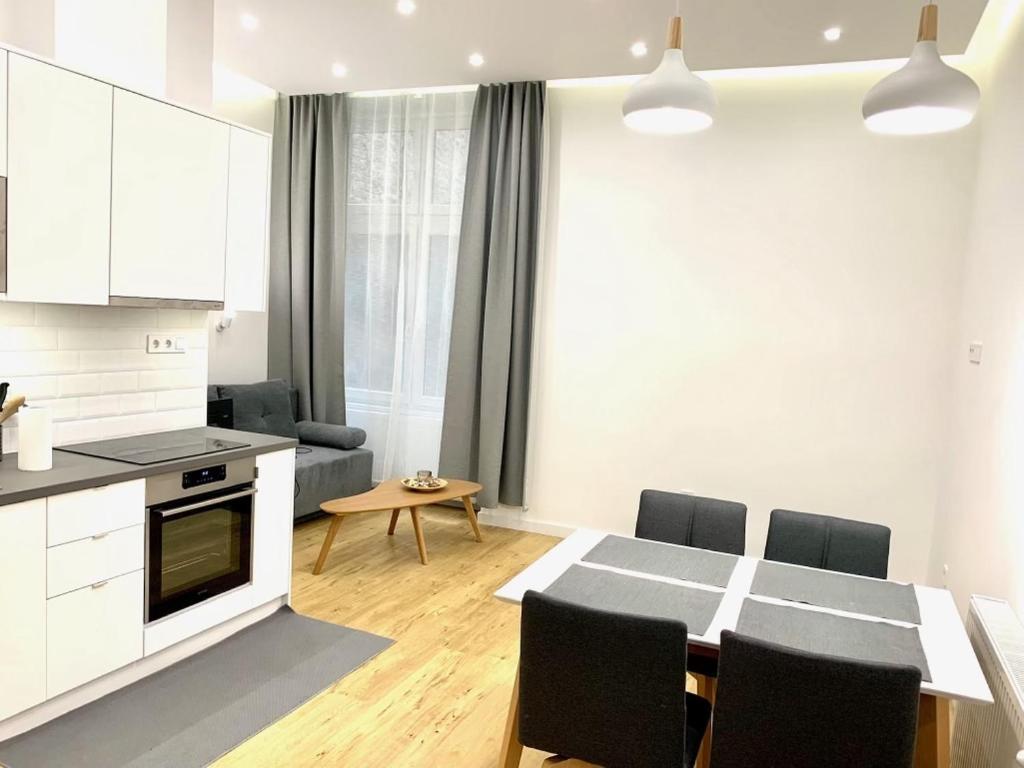 Colton Budapest Paulay Apartments Exteriör bild